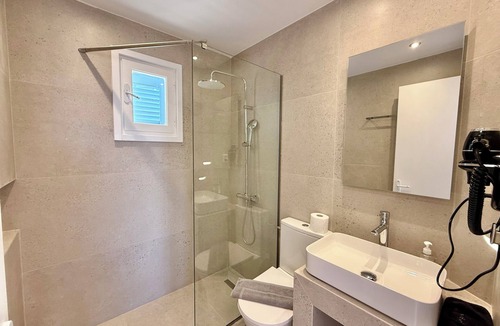 Drios Hotel | Yaleena Residences