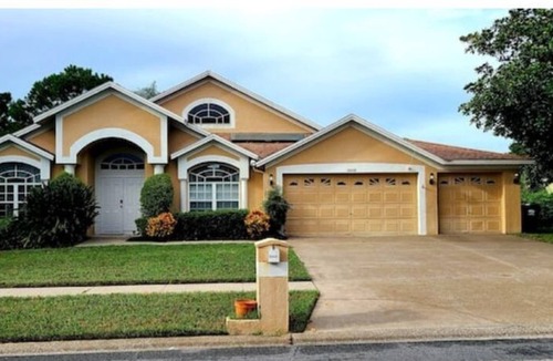 Boyette Springs House | Your Florida Oasis with an Int'l touch. Now accepting Snowbird reservations!