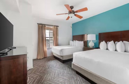 West Kissimmee Hotel | Your Ideal Home Base for Every Adventure! Unit with Kitchen! Outdoor Pool!