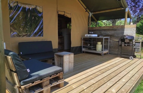 Chatel-Montagne House | ZEcamping 3 étoiles piscine couverte dog friendly tente BBQ 25m2