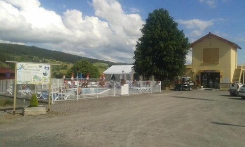 Langogne Other | ZEcamping 3 étoiles dog friendly piscine chauffée en bordure de l'Allier