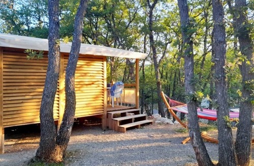 Bauduen House | ZEcamping 3 étoiles mobil-home TV clim 18m2 2 pers
