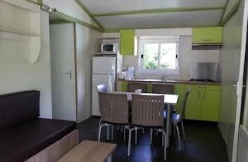 Saint-Jean-du-Gard Ski Chalet | ZEcamping 3 étoiles piscine locatif BBQ clim 50m2 8 pers