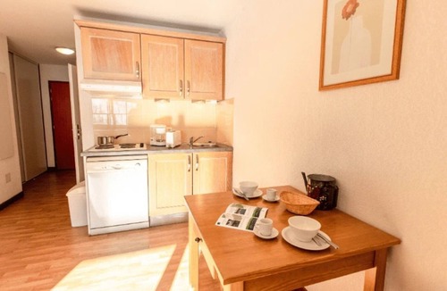 Les Bottieres Apartment | ZEcamping 3* piscine couverte dog friendly locatif TV 24m2 2 pers