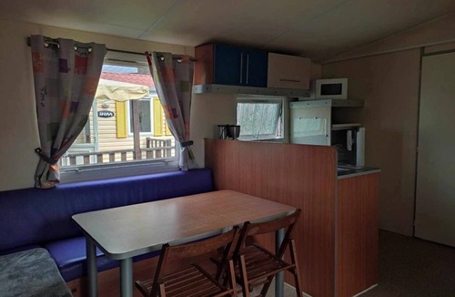 Massillargues-Attuech House | ZEcamping 3 étoiles toboggans mobil-home BBQ clim 40m2 6 pers