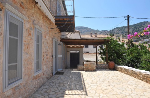 idhra Villa | Zeus House