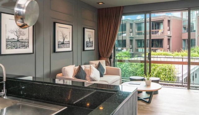 1 Bedroom 57sqm Luxury Apartment with Pool View