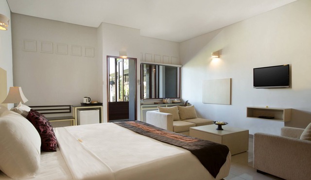 1 Bedroom Suite inside Alindra Villa (free airport transfer)