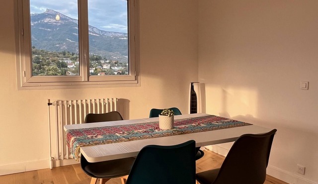 12th floor newly renovated modern apartment