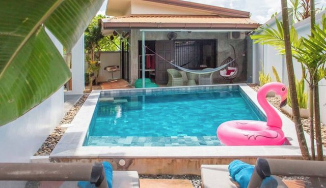 150 m from a paradise beach 3 bedrooms pool