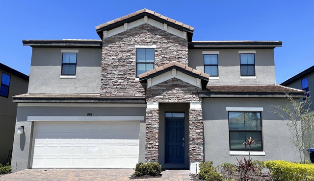 195MCV: 4 Bed with Private Baths and Pool