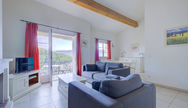 2 BEDROOM APARTMENT WITH LARGE BALCONY (N°560)