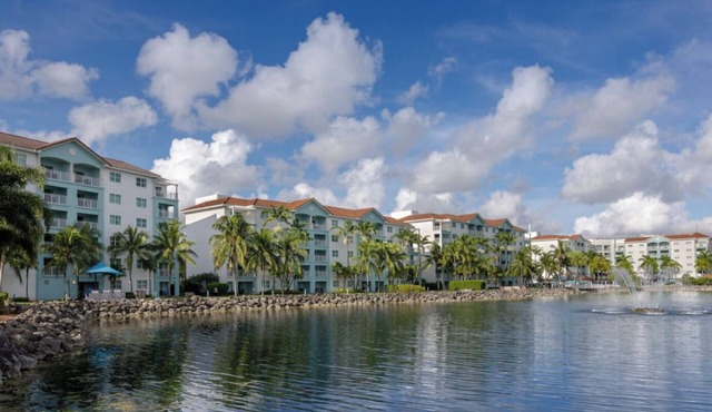 2 Bedroom Villa in Beautiful Doral CLOSE to Miami Beach