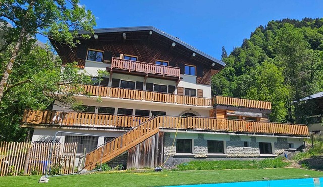 200m2 apartment for 14 at the foot of the slopes. La Giettaz Le Plan.
