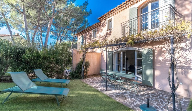 3 BEDROOM TOWNHOUSE WITH GARDEN (N°425)
