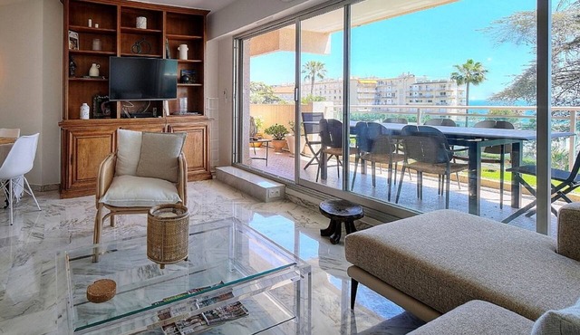 3 pièces, terrasse vue mer et parking A2B232