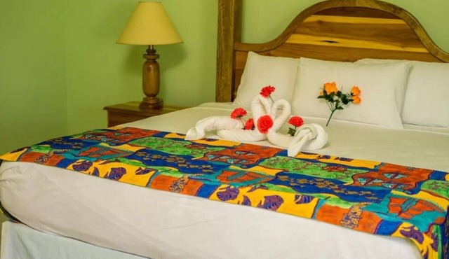 3+ Standard Double 2, 1 Queen Bed, Garden View