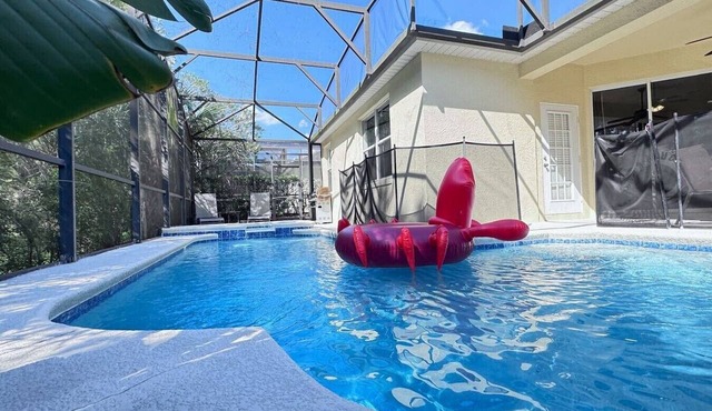 4 Bed nr. Parks with private spa/pool & pool table