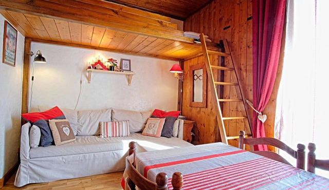 6-person apartment