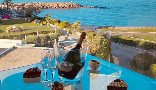 90m2 w/ beach and pool private