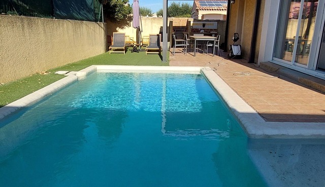 A haven of tranquillity in the sun, close to the sea, with private pool and air conditioning.