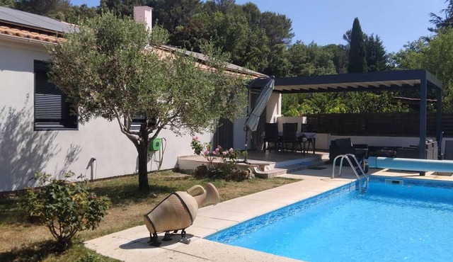 A relaxing getaway between the sea and the mountains—a villa with a pool, perfect for families