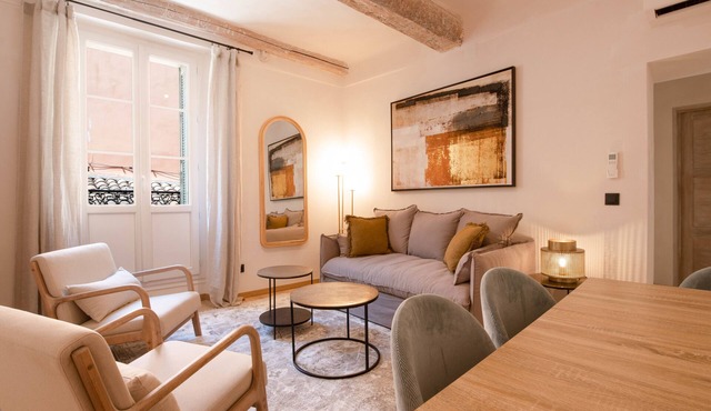 A Superb 1-BR next to Senequier - Center of Saint-Tropez