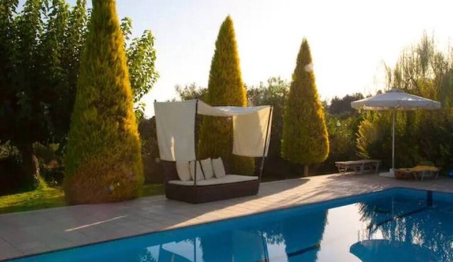 Abelos: Stonehouse Haven with Private Pool