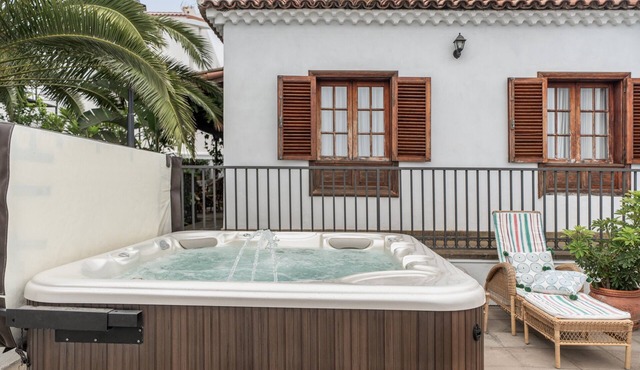 Agua Blanca 2 Country House with Sea View, Jacuzzi and Sauna