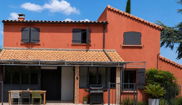 Air-conditioned villa 150 m2, heated pool, pétanque, terrace with pergola!