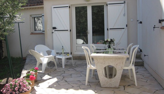 Air-conditioned apartment with private terrace