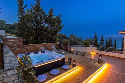 Albore ImBlue, Luxury Sea View Jacuzzi Retreat in Crete