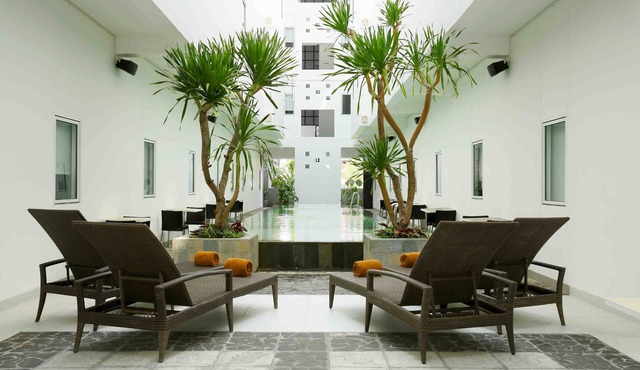Amaris Hotel Sunset Road