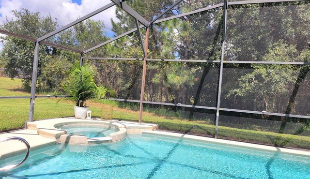 Amazing 4 bedroom villa with private pool & spa!