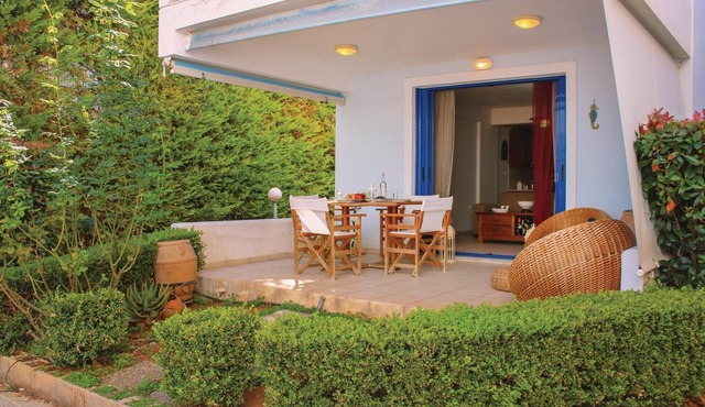 Amazing apartment in Melissi Korinthia with WiFi