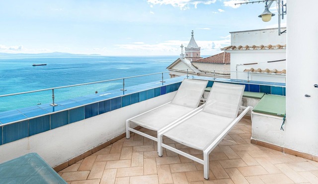 Amazing apartment in Raito with WiFi