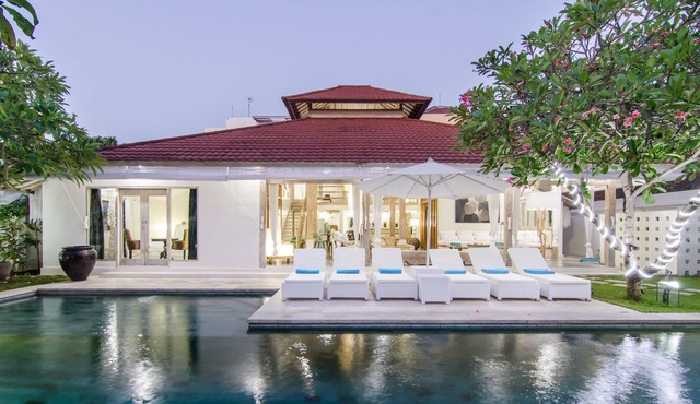 Amazing Luxury, Seminyak 5 mins to beach