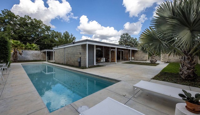 An Amazing Mid-Century Modern Experience