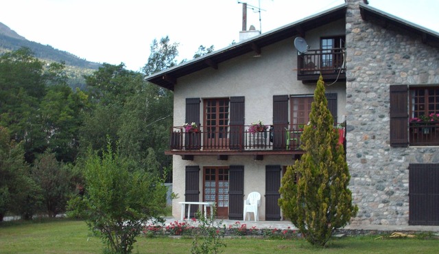 Apartment on the ground floor between Serre Chevalier and the Parc des Ecrins