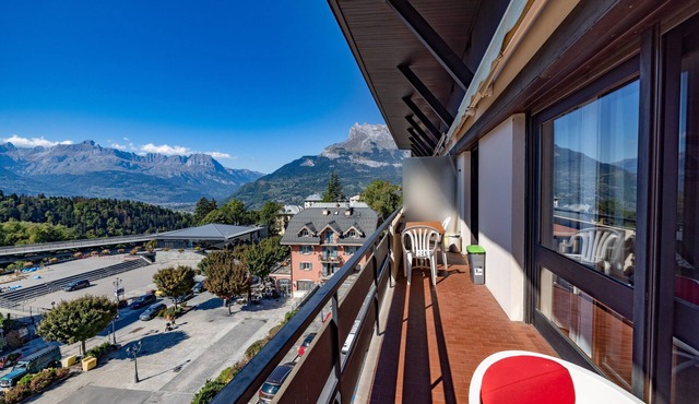 Apartment "Paradiso" with Mountain View, Balcony & Wi-Fi