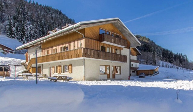 Apartment 'Coeur De Charmy' with Mountain View, Private Terrace and Spa