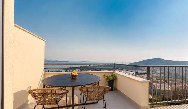 Apartment Divine with sea view