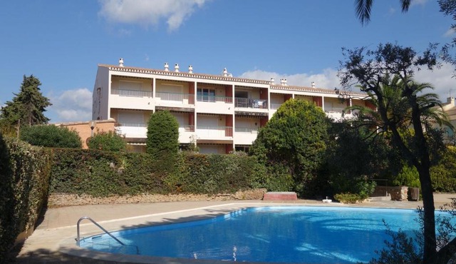 Apartment Hameau de Provence-2 by Interhome