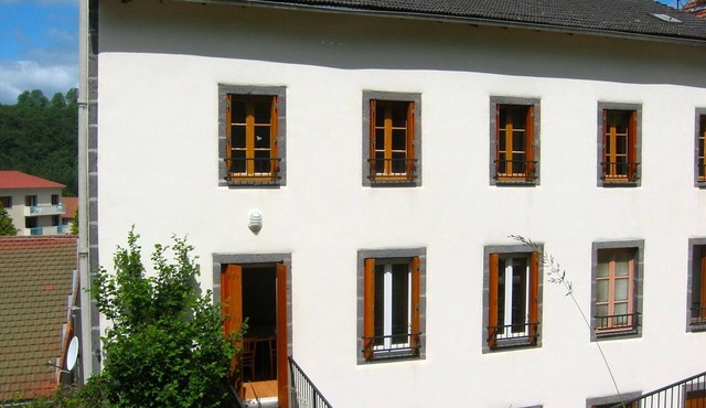 Apartment 'Jusqu'a 8 Couchages' with Private Terrace and Shared Garden