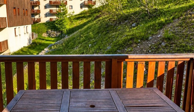 Apartment Puy st Vincent 1800, 35 m2, 3 rooms, sleeps 6, covered swimming pool