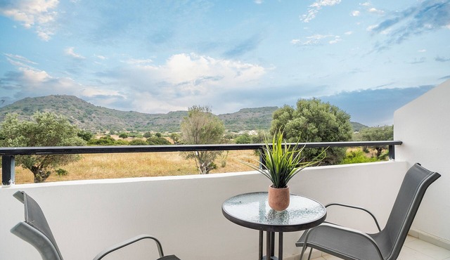 Apartment 'Sotirakis Standard Room 4' with Mountain View, Wi-Fi and Air Conditioning
