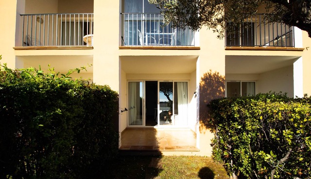 Appart 5 pers. in ground garden Grimaud (near St Tropez)