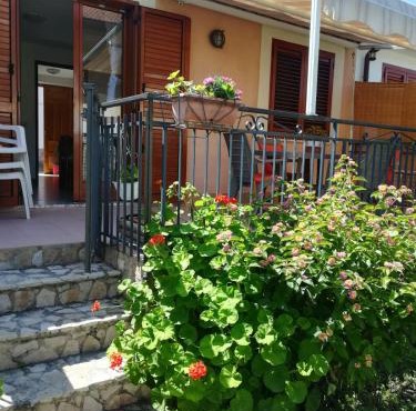 Appartamento con 2 stanze e giardino