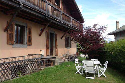 Appartement spacieux proche des télécabines et du centre ville avec jardin privé
