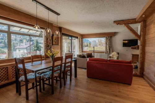 appartement 103m2 près de Megève, face à télécabine la Princesse,2 chambres , garage, local à ski